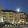 Отель La Quinta Inn & Suites by Wyndham Mt. Pleasant в Маунте-Плезанте