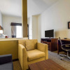 Отель Comfort Suites Woodland - Sacramento Airport, фото 11