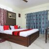 Отель OYO 12067 Sam's Apartment, фото 7