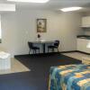Отель Studio Inn & Suites, фото 7