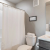 Отель The Luxe Suites at University of Arkansas, фото 9