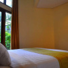Отель Villa 4-BR Klub Bunga No. 8 Batu Malang, фото 4
