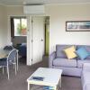Отель TOP 10 Timaru Holiday Park, фото 3