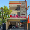 Отель RedDoorz Syariah near Airlangga University Campus B, фото 7