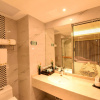 Отель Savile K-Knight Luan Hotel, фото 16
