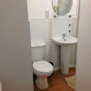 Отель Room in Guest Room - Double With Shared Bathroom Sleeps 1-2 Located 5 Minutes From Heathrow Dsbyr, фото 12