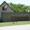 Отель Bay Landing Camping Resort Cabin 16 в Лейк-Бриджпорт