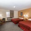 Отель Sunset Inn & Suites, фото 2