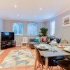 Отель Comfortable ground floor flat sleeps up to 4 with private parking by Sussex Short Lets, фото 12