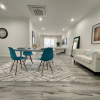 Отель The Cove - Condo Hotel - Perfect Location, фото 46