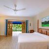 Отель Beach House Condos Negril в Негриле