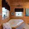 Отель Ever After - One Bedroom Cabin, фото 11
