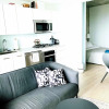 Отель Queen St West Designer Executive Suites, фото 2
