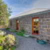 Отель Breakfast Creek Cottage - Central bluestone cottage, фото 15