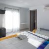 Отель Hostal Pardo в Монроч-дел-Кампе