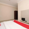 Отель OYO 19979 Hotel Rajshri, фото 16