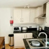 Отель Sea Breeze - 10 min Walk From Beach - Free Parking, фото 9