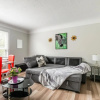 Отель Cozy 1BR Apt With King Bed and Netflix - Near DT Hamilton, фото 10