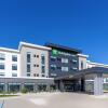 Отель Holiday Inn & Suites Cedar Falls - Waterloo Event Ctr, an IHG Hotel, фото 1
