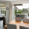 Отель Stylish Thatched Villa with 2 Bathrooms near Giethoorn, фото 2