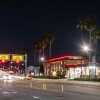 Отель Super 8 by Wyndham Anaheim/Disneyland Drive в Анахайм