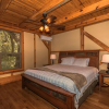 Отель Geronimo Creek Retreat- Sweet Medicine 1 Bedroom 1 Bathroom Cabin, фото 4