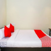 Отель G R Hospitality By OYO Rooms, фото 11