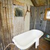 Отель Red Tractor Retreat, фото 12
