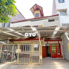 Отель OYO 90840 Teratai Residence, фото 17