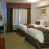 Отель Lexington Inn & Suites Windsor, фото 2