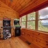 Отель Blue Ridge Mountain Cabin w/ Views, 2 Mi to Dtwn!, фото 13