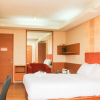 Отель Cozy Stay Studio Apartment (No Kitchen) At Metropark Condominium Jababeka, фото 3