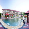 Отель Puri Bening Lake Front Hotel в Кинтамани