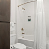 Отель TWO Modern Waterfront Cozysuites Unit 1042, фото 10