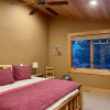 Отель Bear Meadows Lodge - Hot Tub - Tahoe Donner 6 Bedroom Home by RedAwning, фото 33