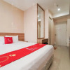 Отель RedLiving Apartemen Grand Kamala Lagoon - Aoklah Property Tower Barclay North, фото 2