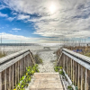 Отель Beautiful Lakefront Condo: Short Walk to Beach!, фото 28