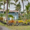 Отель Breezy Kailua-kona Bungalow w/ Lanai & Ocean View! в Кайлуа-Коне