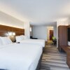 Отель Holiday Inn Express Hotel and Suites в Тампе