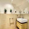 Отель JOIVY Quiet Mews Street Apartment in the Heart of Edinburgh, фото 23