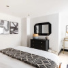 Отель The Wapping Wharf - Modern Bright 2bdr Flat on the Thames With Parking, фото 4