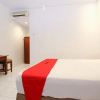Отель RedDoorz Plus near Alun Alun Selatan 2, фото 6