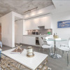 Отель Luxury 1BR in the Heart of King West, фото 12