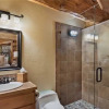 Отель Panorama Lodge North: Luxury Log Home with Hot Tub, Elevator, Views (5BR), фото 7