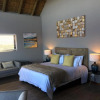 Отель JBay Zebra Lodge, фото 1