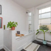 Отель Beautiful 2 Bedroom Townhouse With Garden in Kentish Town, фото 19