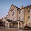 Отель Country Inn & Suites by Radisson, Bloomington-Normal Airport, IL, фото 1