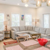 Отель Pet Friendly - 2 Community Pools - Modern Beach House Charm, фото 7