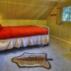 Отель Red Hawk Hideaway - Two Bedroom Cabin with Hot Tub, фото 6