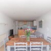 Отель Peaceful and Serene 2BD Flat in Southfields, фото 10